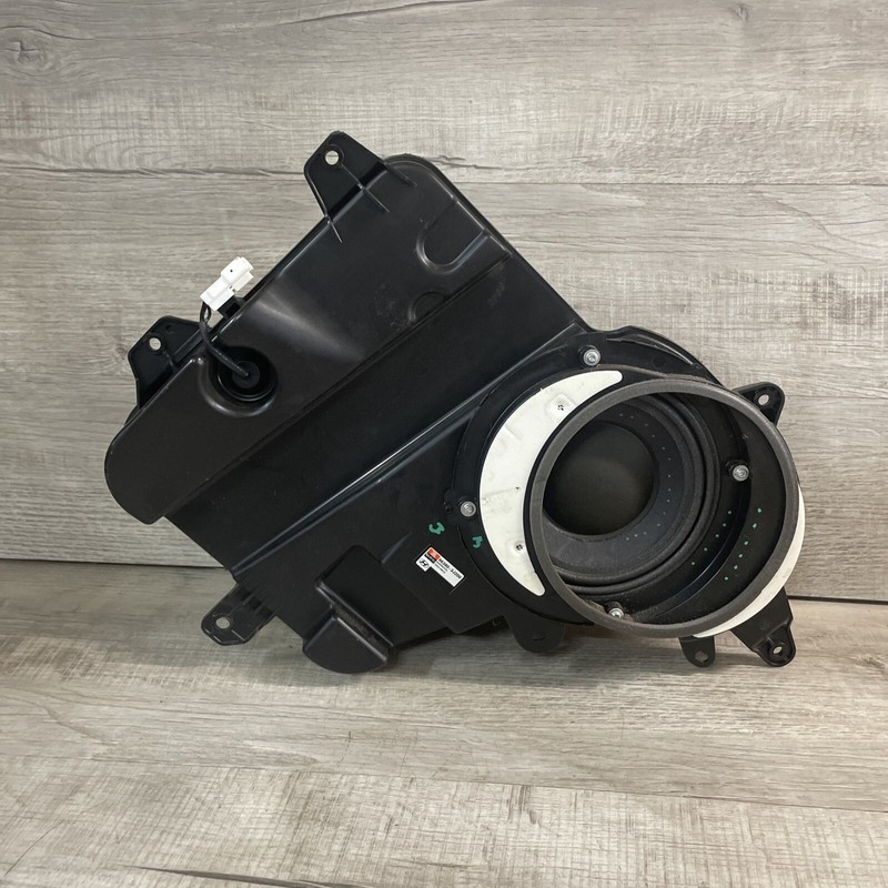 HYUNDAI VERACRUZ SUBWOOFER SPEAKER AUDIO SPEAKER JBL 96380-3J200 OEM 12-07