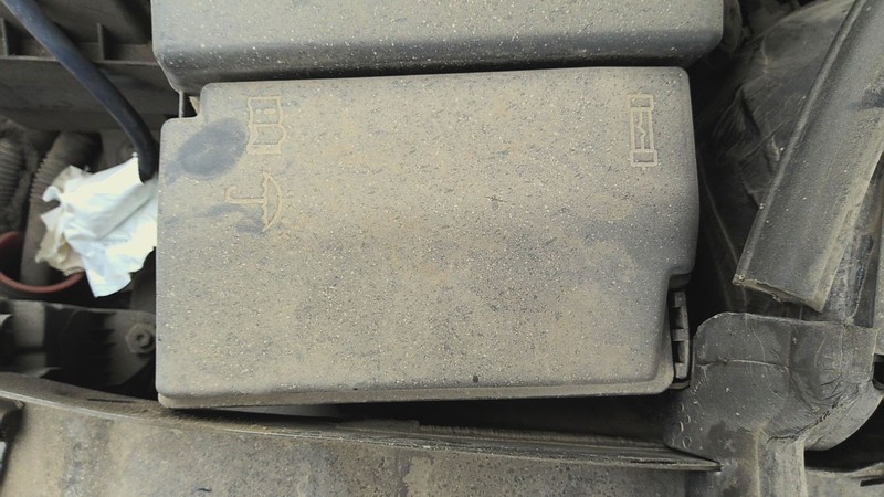 Engine Fuse Box VW PASSAT 12 13 14 15 16 17 18 19 20 21 22