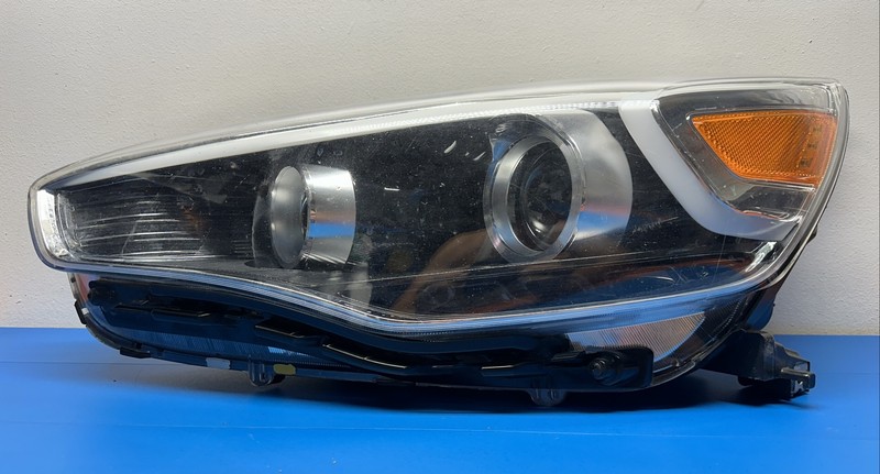 921013R730 | 2014 - 2016 Kia Cadenza HID Xenon Left Headlight Driver Side OE LH