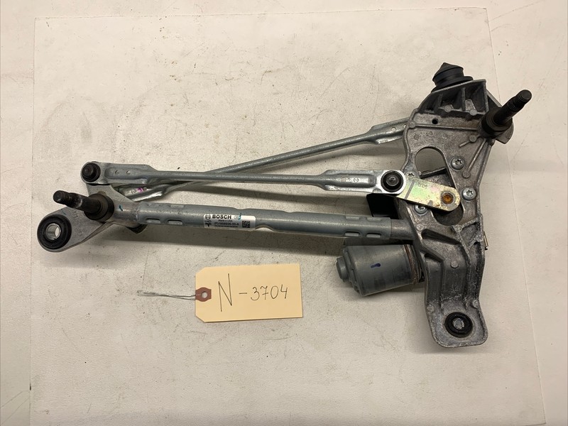 TESLA MODEL Y Wiper Motor Front w/Linkage 2020-20231658936-00-A 3704