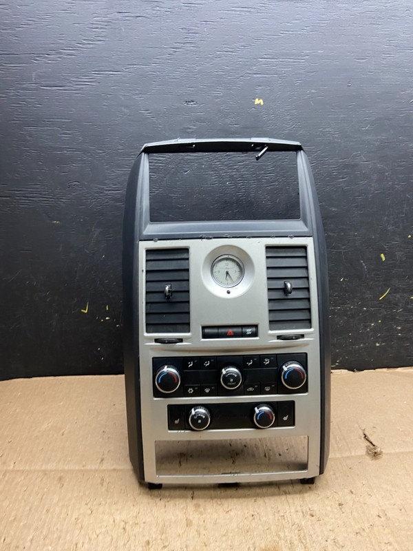 2008-2010 Dodge Grand Caravan Radio Bezel Climate Control Heat AC Heater Y8072 D