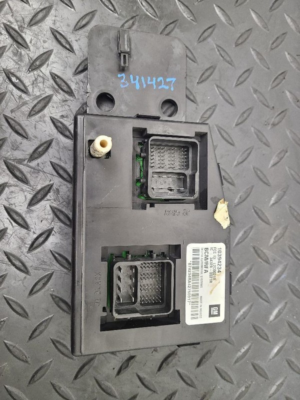 05-06 GMC Canyon BCM Body Control Module W/ Keyless Entry OEM 10394234