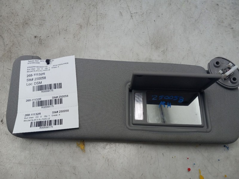 14-19 TOYOTA HIGHLANDER LE PASSENGER RIGHT SUN VISOR ILLUMINATED