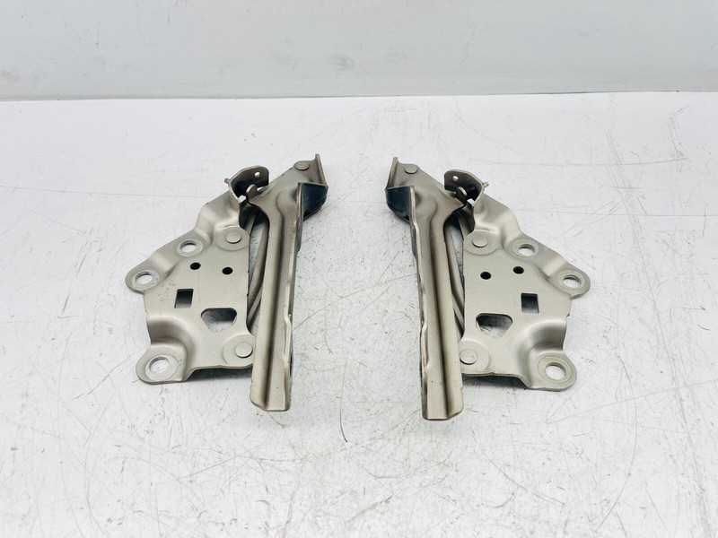 14-19 CADILLAC CTS FRONT RIGHT & LEFT HOOD HINGE BRACKET SET OEM