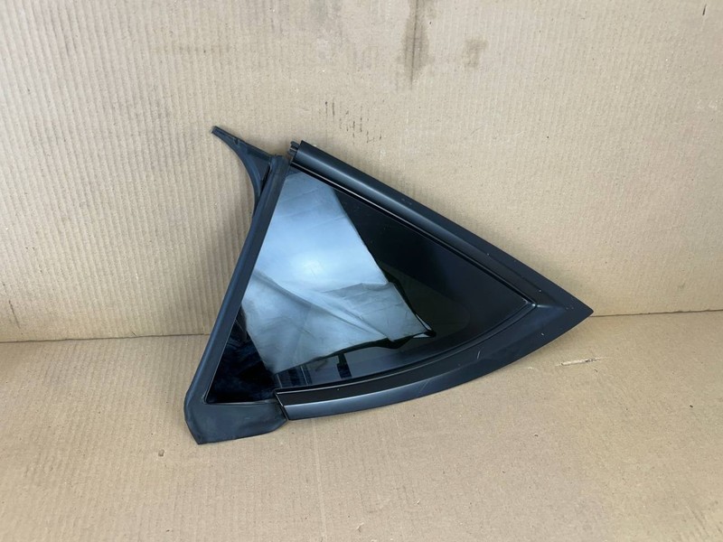 ✅20-23 Tesla Model Y Rear Left Side Quarter Window Glass 1495740-00-H /scratches