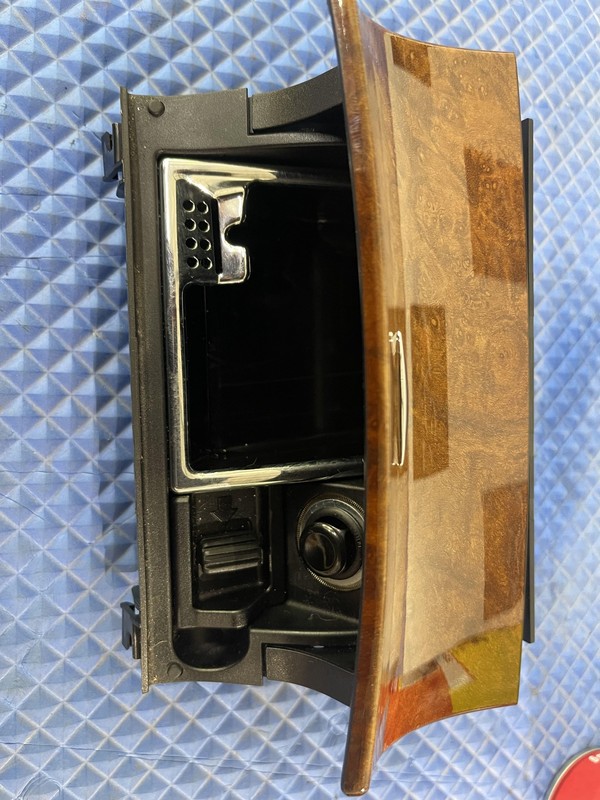 2003 2004 05 - 2011 Mercedes W211 E500 CLS550 Center Pocket Ashtray Ash Tray OEM
