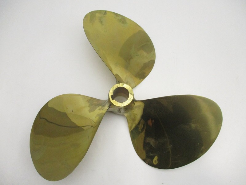 Chris Craft 3684 Equi-Poise T-33 14 X 15P 3 Blade RH 1 1/4" Bore Inboard Prop