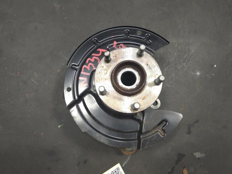 Rear Right Knuckle w/ Hub AWD 2025 Nissan Kicks 43018-7LA0A 2026