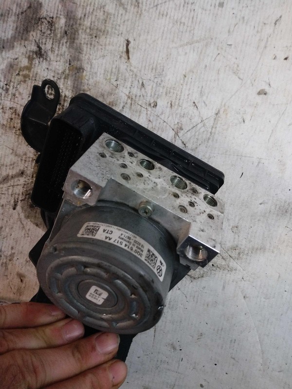 2016 AUDI A3 ABS Pump and Motor Assembly OEM 5Q0614517KBEF 105K Miles