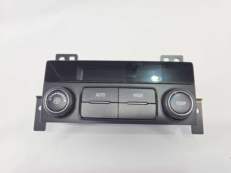 2018-2024 Chevy Traverse Rear Climate Controls W/o Heated Rear Seats 23507152