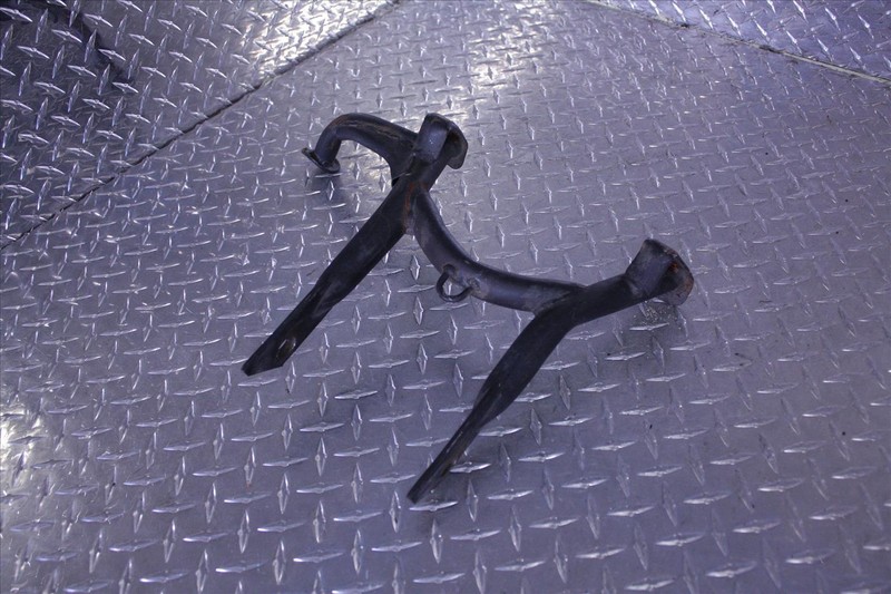 83 YAMAHA XV 920 VIRAGO CENTER KICKSTAND KICK STAND OEM XV920