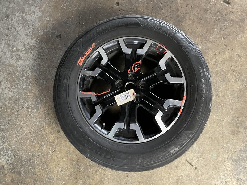 Wheel Rim 18" w/ Tire 255/60 R18 2020 Nissan Pathfinder 40300-1A53D 2018 2019 X