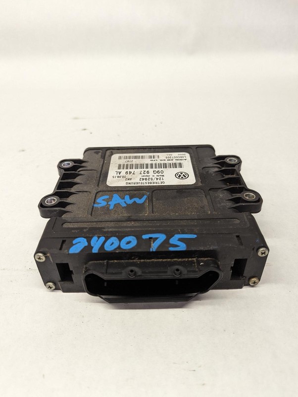 2016 VOLKSWAGEN BEETLE Transmission control module 1.8L 09G927749AL OEM 16