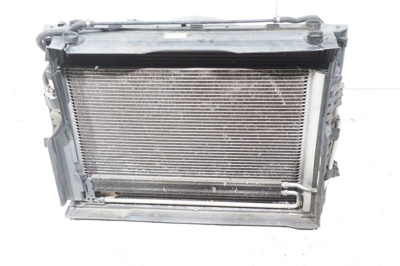 2002 - 2005 BMW 745I E65 N62 COOLANT RADIATOR CONDENSER FAN ASSY OEM