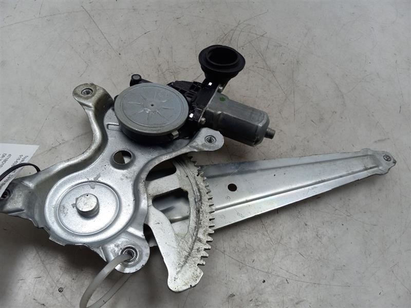 12-17 TOYOTA CAMRY XLE 2.5L FWD AT DRIVER SIDE REAR WINDOW REGULATOR