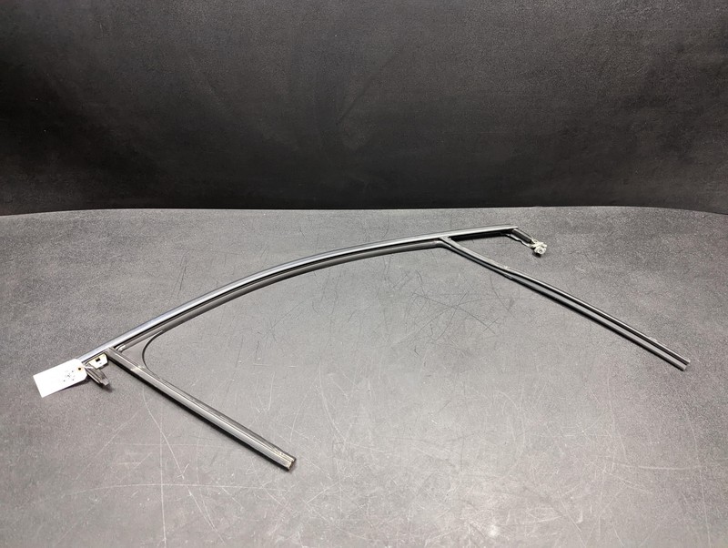 Right Front Glass Run Channel Weatherstrip 2018 GMC Terrain 84866523 2019-2021
