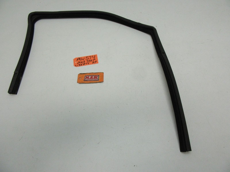 08-12 LIBERTY RIGHT FRONT DOOR RUBBER SEAL WEATHER STRIP TRACK MOLDING CHANNEL R