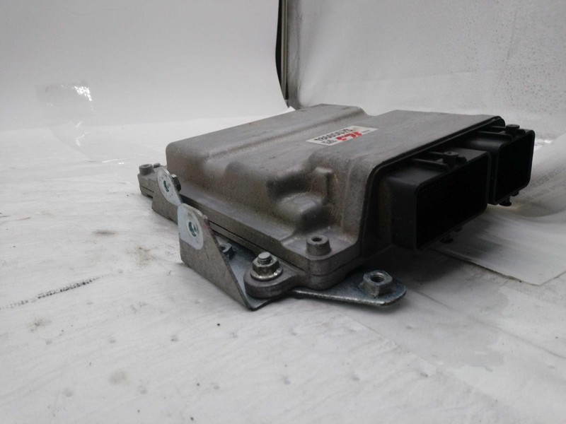 2020 Mitsubishi Eclipse Cross Engine Control Module ECM OEM 1860D573 52K mi