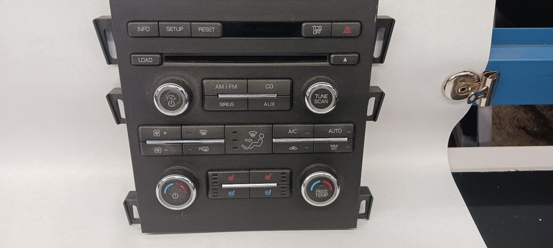 11-'12 LINCOLN MKZ radio control panel w/o navigation OEM