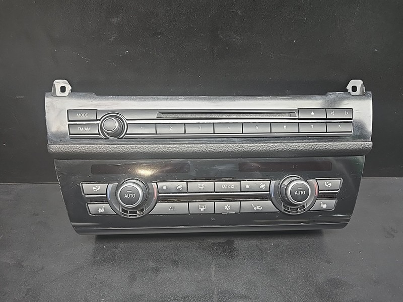 09-17 BMW 528i 535i 528i xDrive Rear Center Console A/C Climate Switch Panel Oem