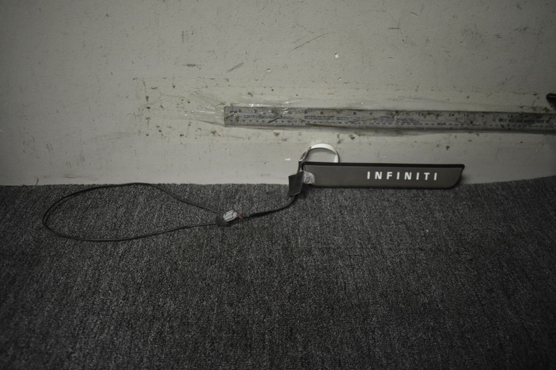 INFINITI STEP PAD REAR LEFT SIDE FACTORY OEM