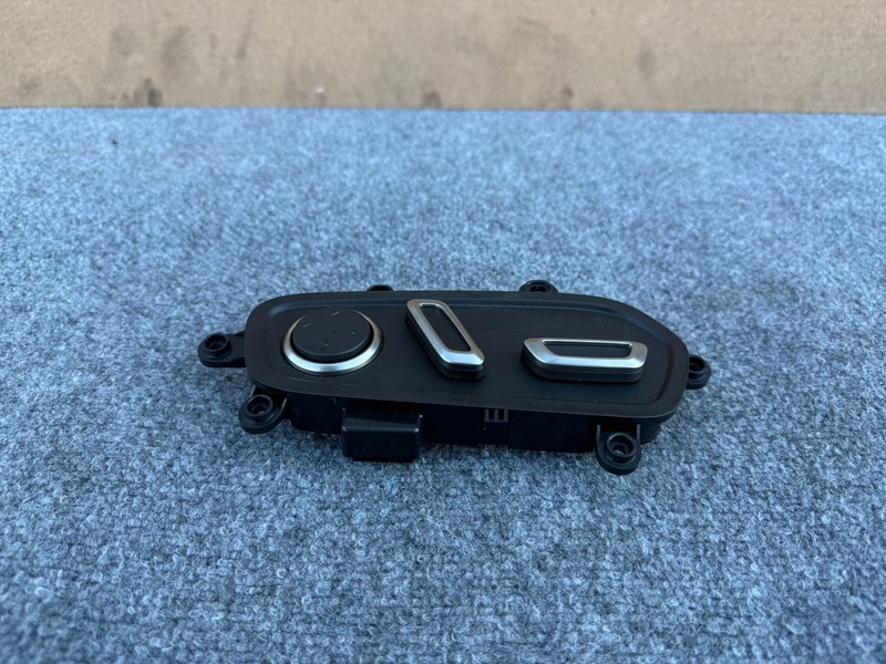 RIVIAN R1S R1T 22-26 OEM FRONT RIGHT PASSENGER SEAT ADJUSTMENT CONTROL SWITCH