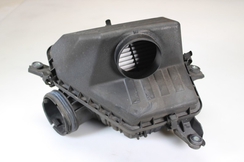 2010-2012 HYUNDAI GENESIS COUPE 2.0L AIR CLEANER BOX ASSEMBLY 28111-2M000 OEM