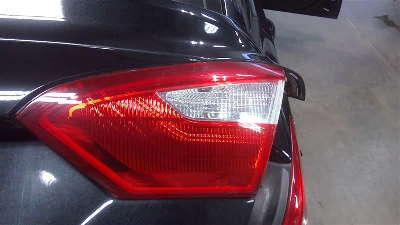 Passenger Tail Light Sedan Inner Lid Mounted Fits 12-14 FOCUS 3369718