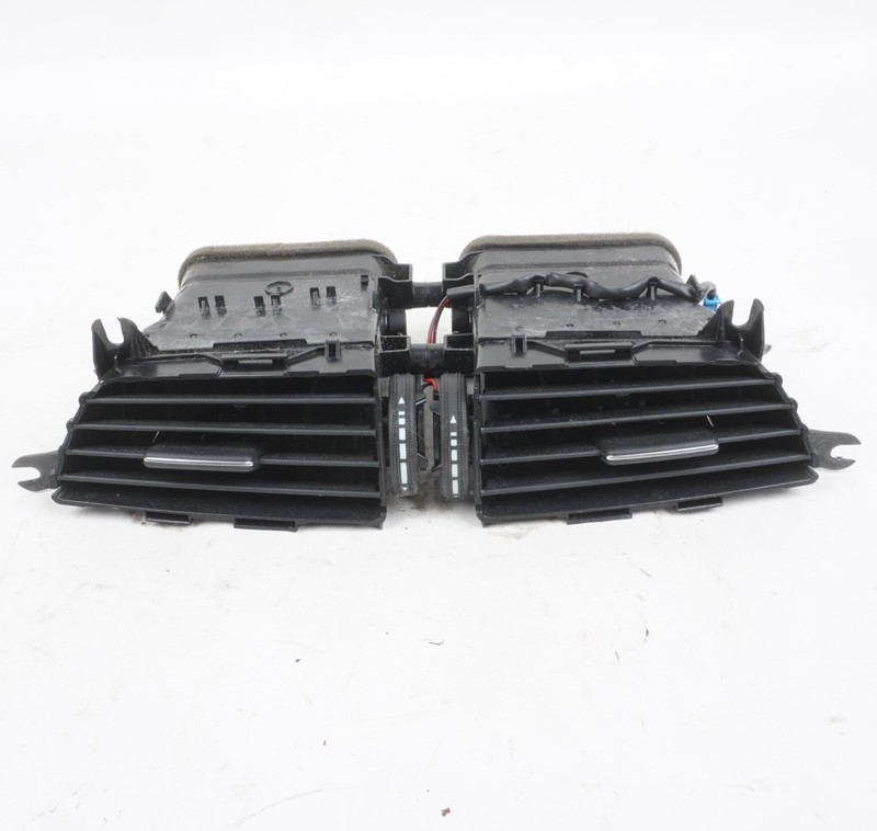 2012 - 2014 Mercedes C250 Front Center Dashboard Air Vent OEM