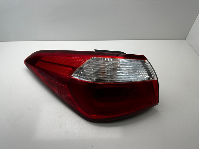 2014-2016 KIA FORTE RIGHT SIDE TAIL LIGHT 92401-A7