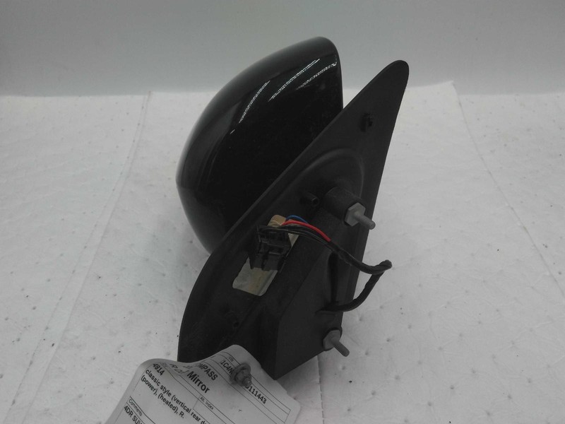 Used Right Door Mirror fits: 2017 Jeep Compass classic style vertical rear door