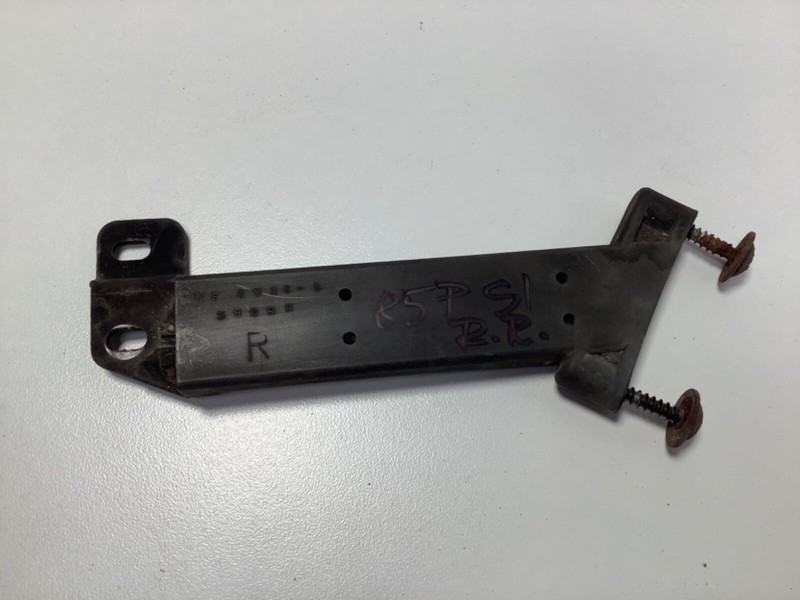 85-87 Honda Prelude Si Bumper Clip, R. RR. Corner Slide Slider 90674-SB0-662 OEM