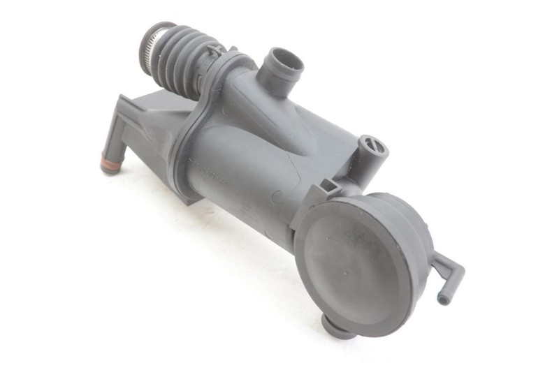 99-01 Porsche 911 3.4L Engine Oil Separator V450081