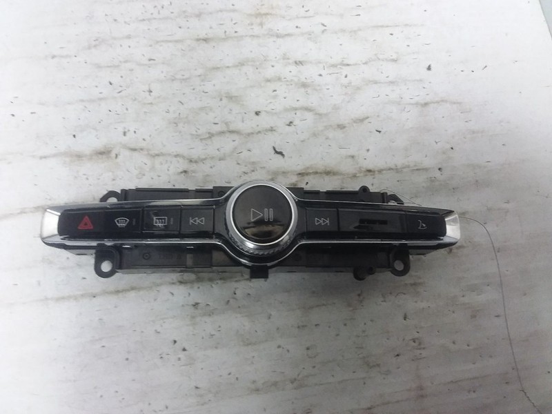 Media Defroster Hazard Control Panel Fits 16-24 Volvo XC90 31346789