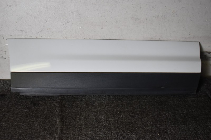 2011- 2014 PORSCHE CAYENNE RIGHT RH REAR DOOR LOWER MOULDING 7P5 839 788 G/J