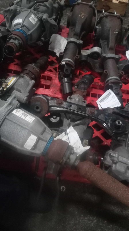 2015 Honda CR-V Differential Carrier Assembly 4WD OEM 117k Miles Red
