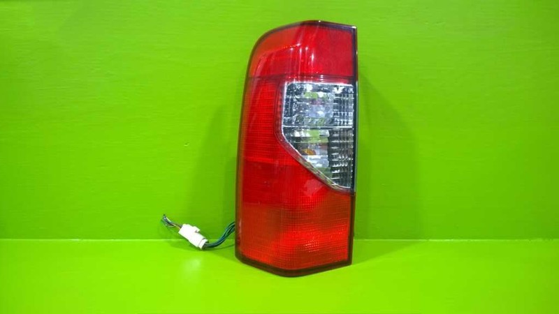 02 03 04 NISSAN XTERRA DRIVERLEFT TAILLIGHT LAMP OEM 2302-45