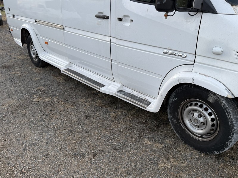 02-06 Dodge Mercedes Sprinter T1N Side SkirtsPanels Left Right Skirt 2500