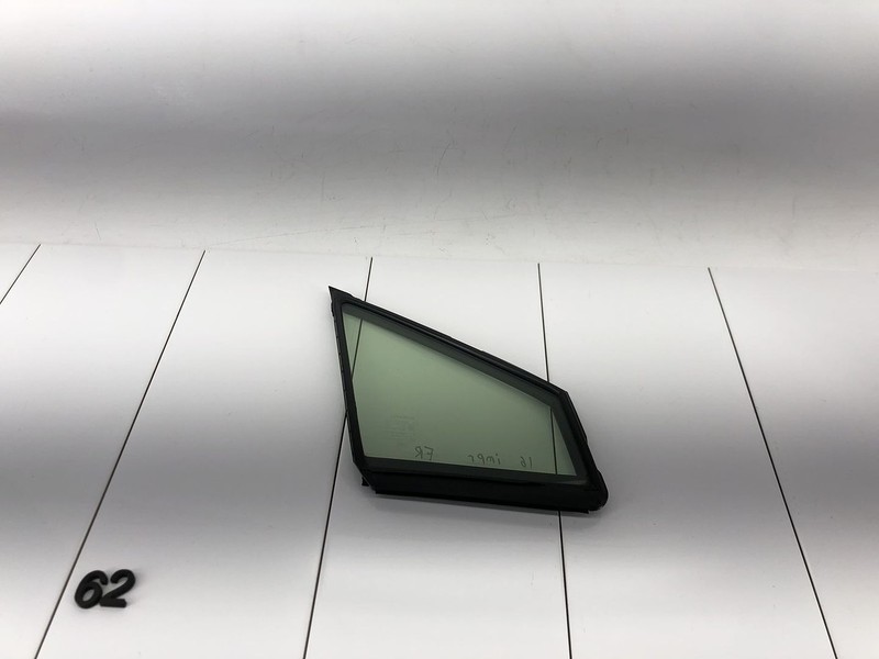 15-16 SUBARU IMPREZA FRONT RIGHT SIDE DOOR QUARTER CORNER WINDOW GLASS OEM