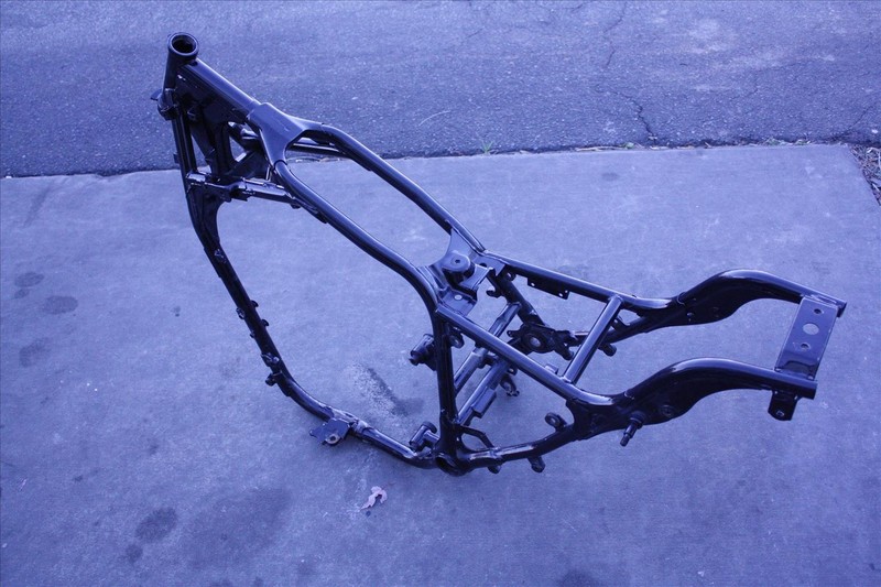 2000 KAWASAKI VN 750 VULCAN MAIN FRAME CHASSIS BODY VN750 00