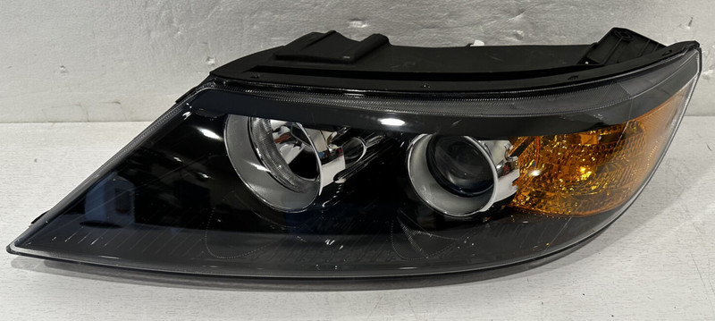 2011-13 KIA SORENTO LH HEADLAMP ASSY OEM PART# 92101-1U200