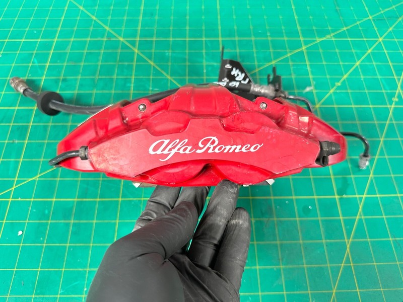 17-19 Alfa Romeo FRONT RIGHT BRAKE CALIPER OEM