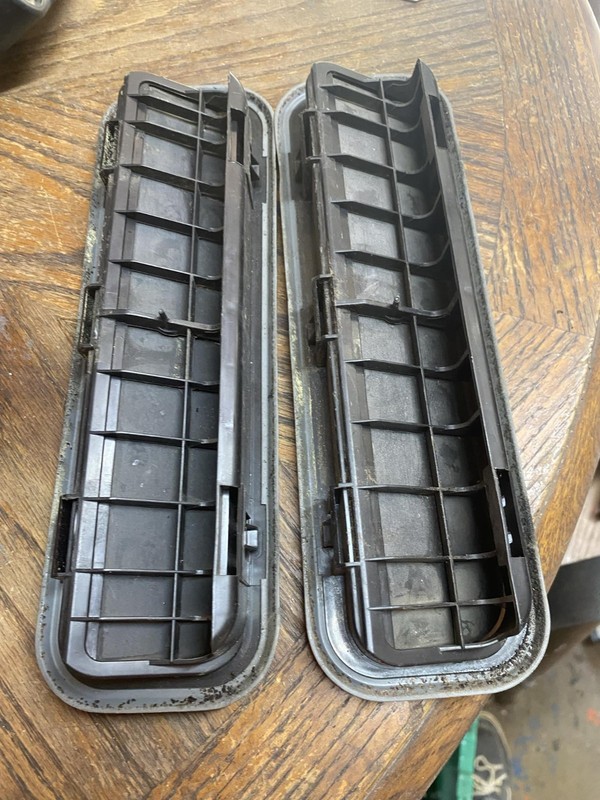 OEM 2011-2013 Kia Optima 2.4L Trunk Cargo Pressure Vents