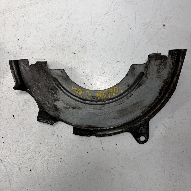 79-83 Honda Accord MT Flywheel Cover Clutch Case 21350-689-000 OEM