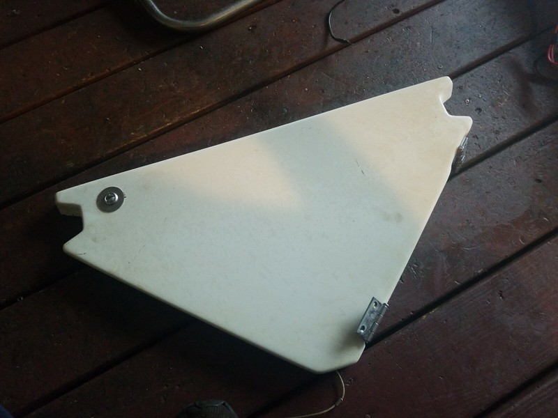 1988 Four Winns 180 Horizon Boat Fiberglass Front Bow Anchor HatchLid no key