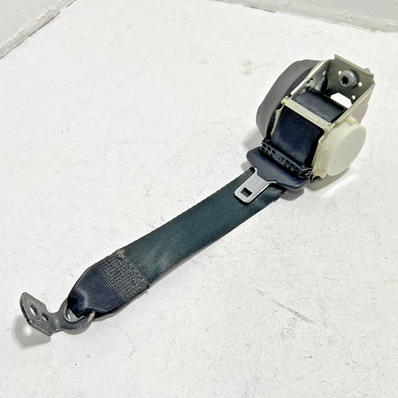 2012-2018 FORD FOCUS REAR LEFT OR RIGHT SIDE SEAT BELT SEATBELT BLACK OEM