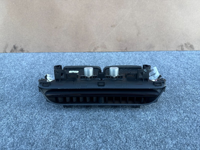 RIVIAN R1S R1T 22-26 OEM CENTER DASHBOARD INSTRUMENT PANEL AC AIR VENT GRILLE