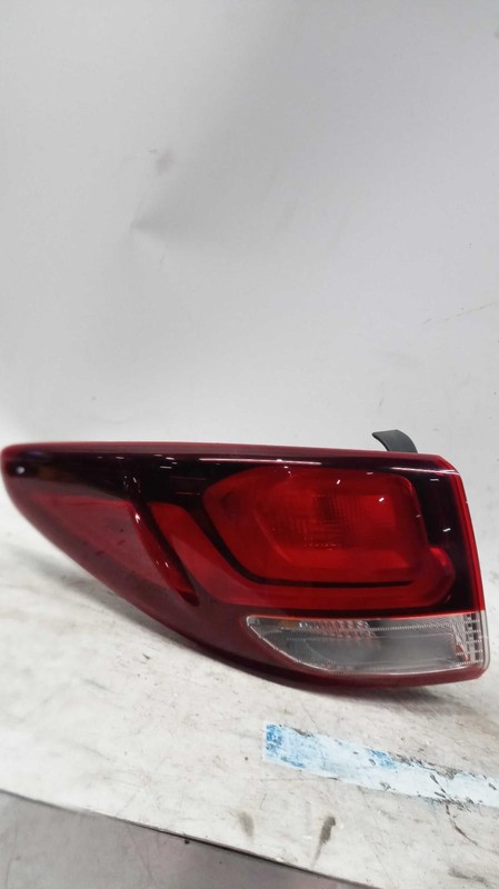 2017 Hyundai Santa Fe Left Tail Light Assembly Black 659140 Used 103K Miles