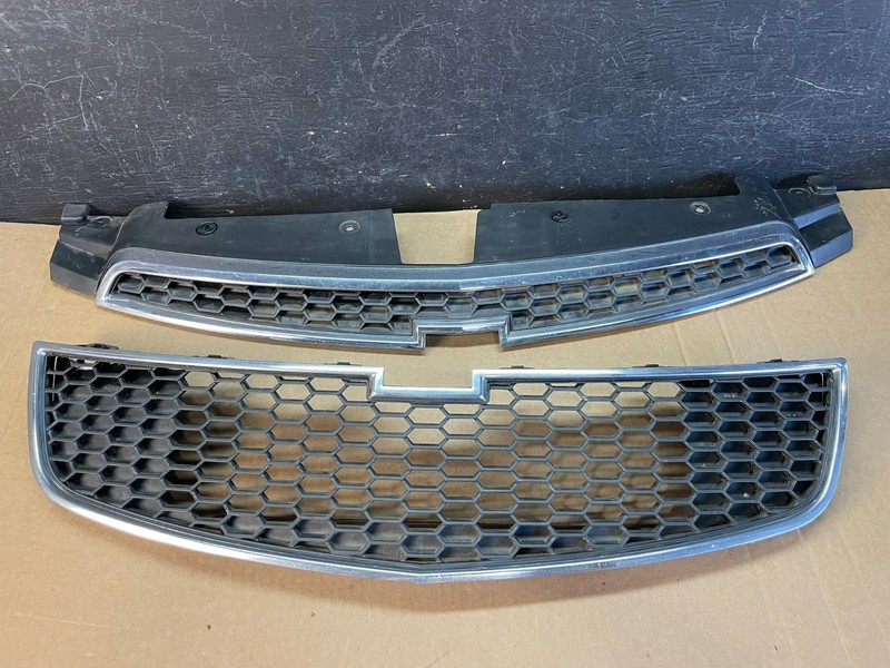 2011 to 2014 Chevrolet Cruze Upper Lower Set Grill Grille AC9957 DG