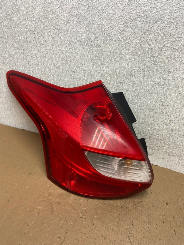 2012 2013 2014 Ford Focus Tail Light Hatchback Left Driver Lh Side Oem AD8144 LK